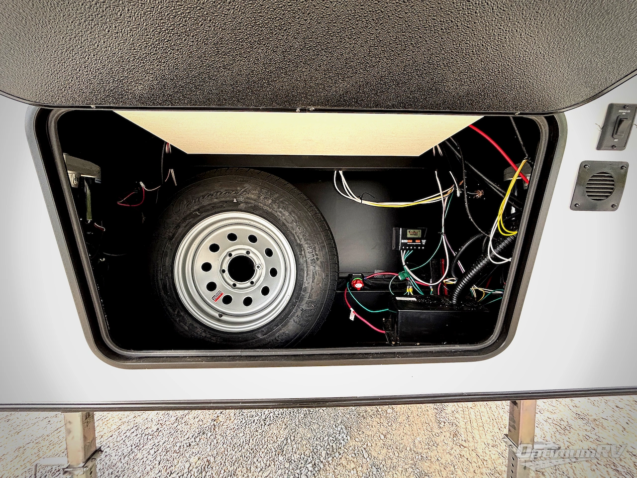 2025 Forest River Cherokee Arctic Wolf Suite 3750SUITE Photo 22