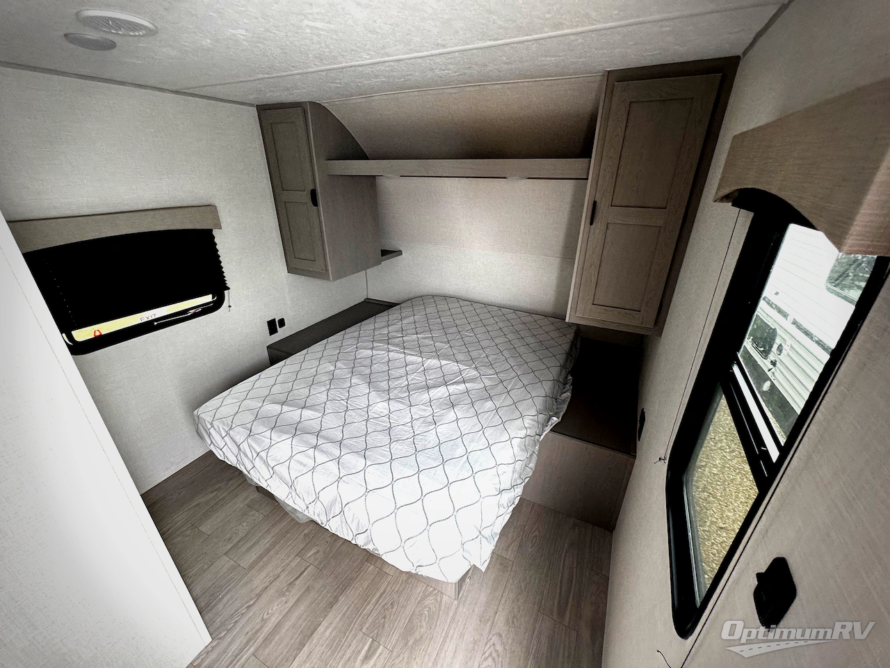 2026 Coachmen Clipper 5K Series 242MK Photo 3