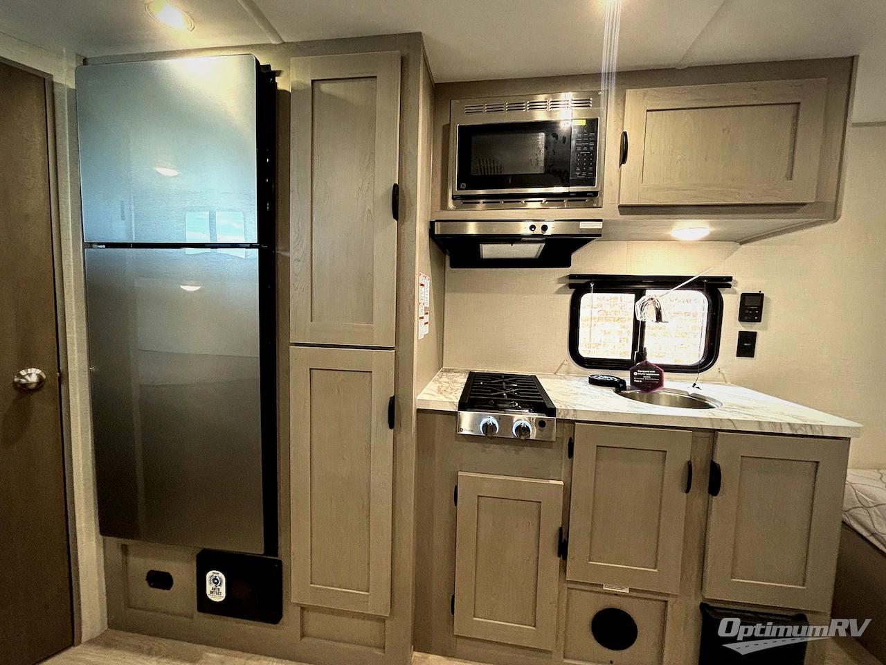 2026 Coachmen Clipper 4K Series 18BH Photo 9