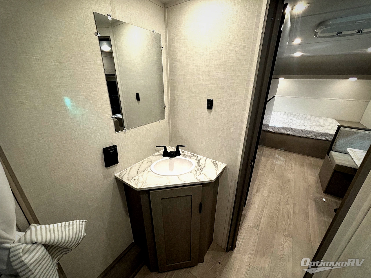 2026 Coachmen Clipper 4K Series 18BH Photo 12