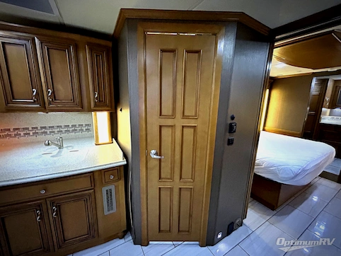 2014 Newmar Ventana 4037 RV Photo 3