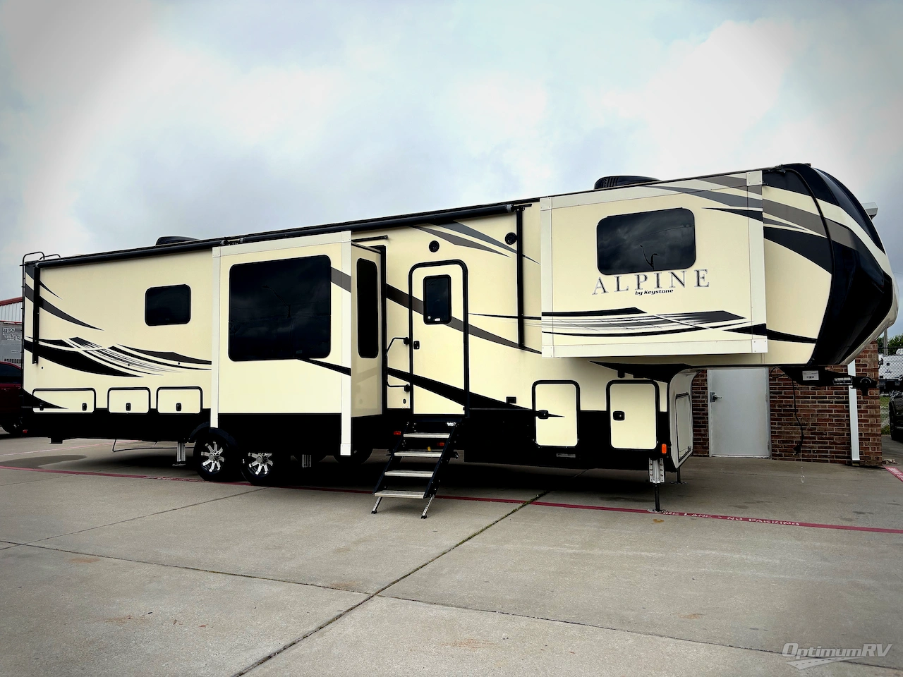 2019 Keystone alpine 3701FL Photo 1