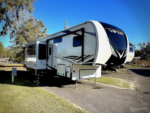 Used 2022 KZ Venom V-Series V3916TK Featured Photo