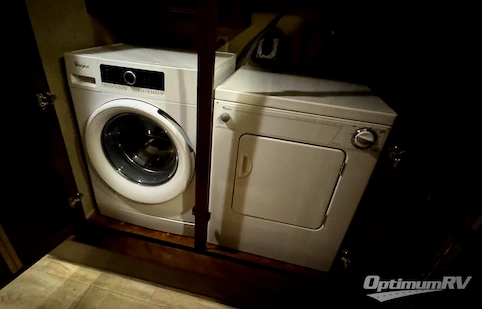 2016 DRV Luxury Suites Mobile Suites 38RSB3 RV Photo 4