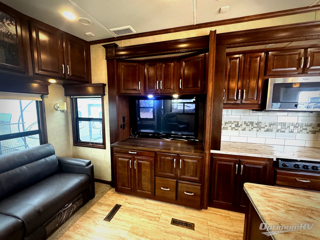 2016 DRV Luxury Suites Mobile Suites 38RSB3 Photo 7