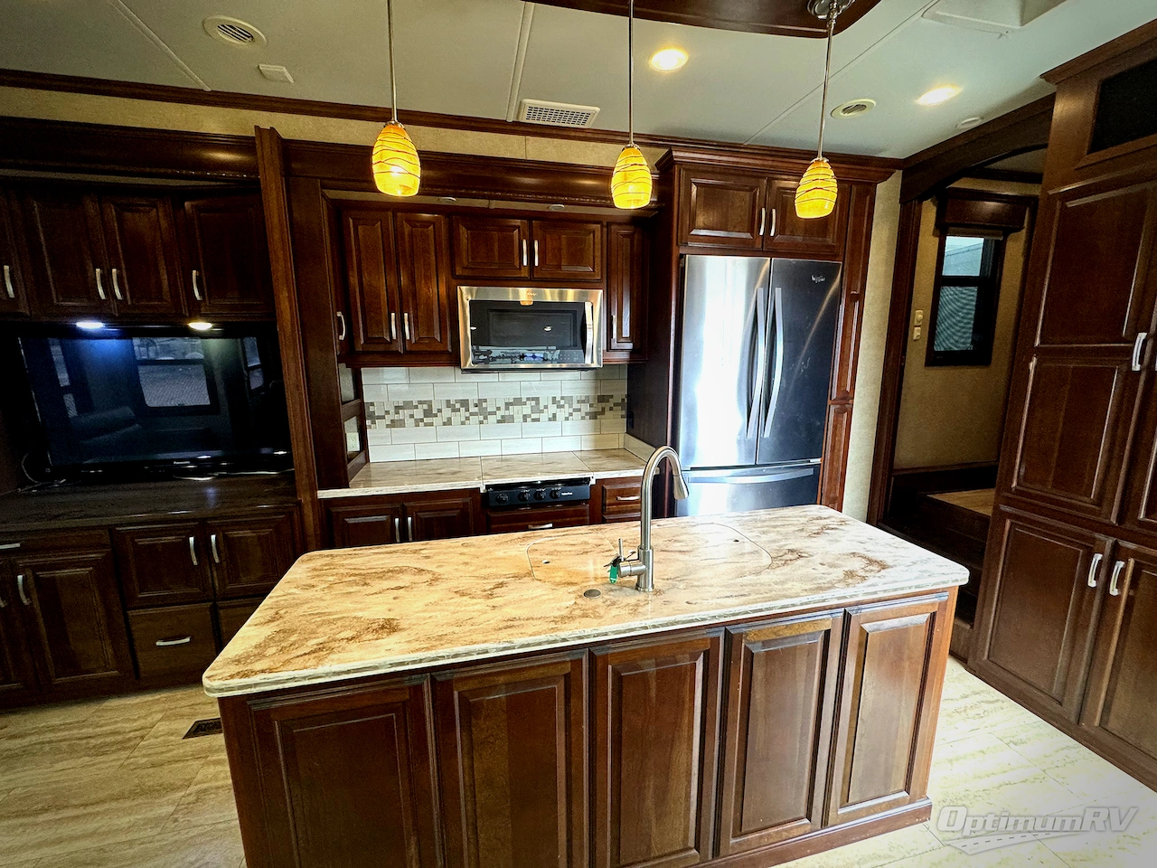 2016 DRV Luxury Suites Mobile Suites 38RSB3 Photo 8