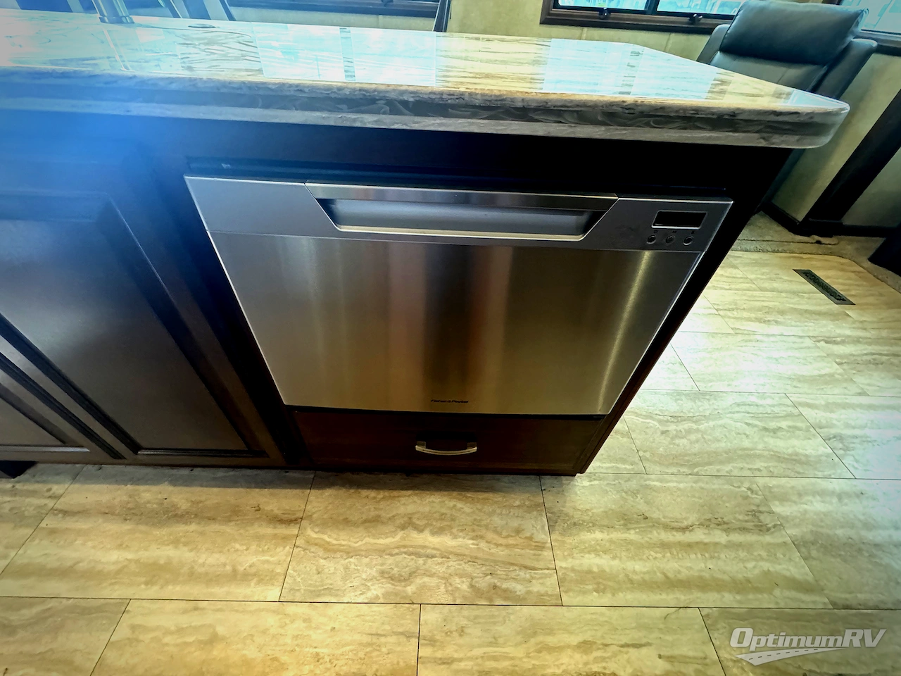 2016 DRV Luxury Suites Mobile Suites 38RSB3 Photo 11