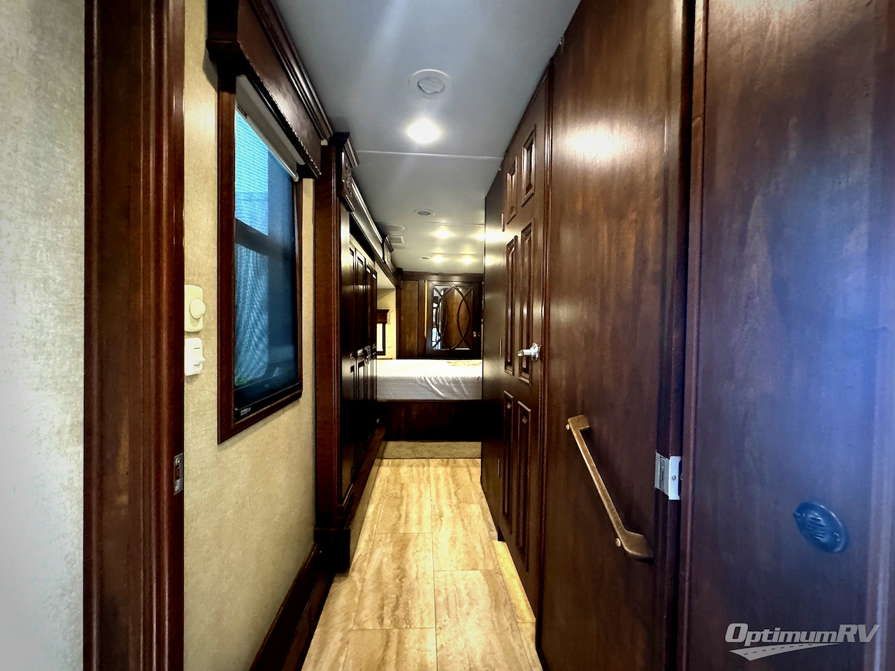 2016 DRV Luxury Suites Mobile Suites 38RSB3 Photo 14