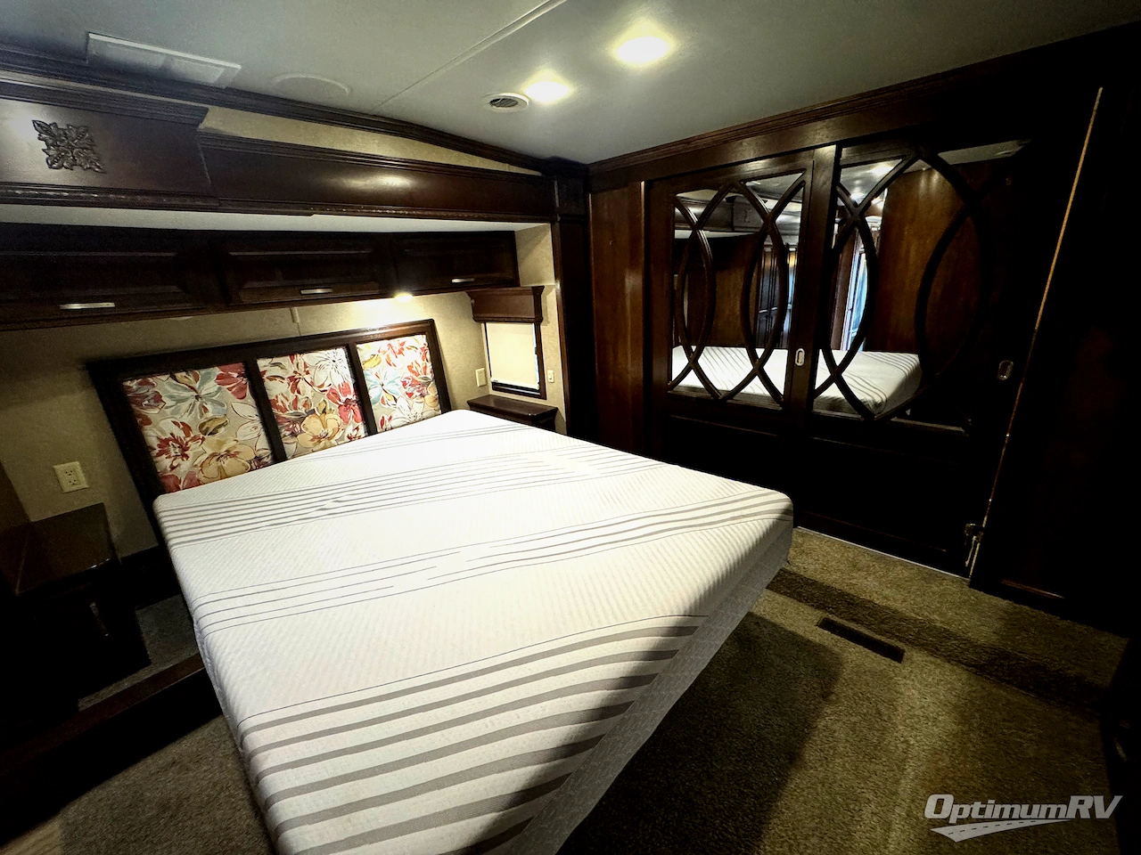 2016 DRV Luxury Suites Mobile Suites 38RSB3 Photo 20