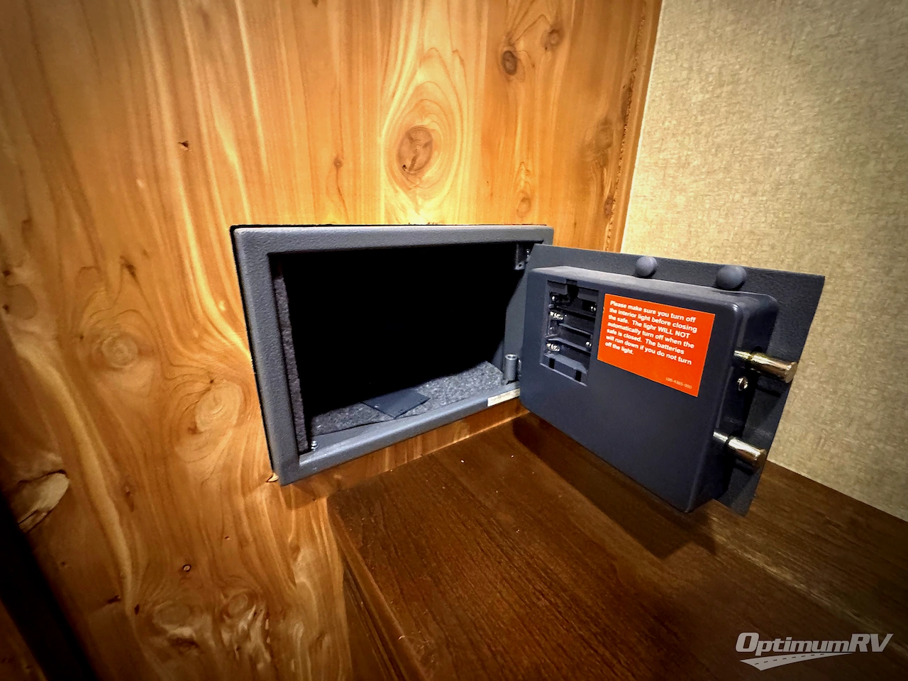 2016 DRV Luxury Suites Mobile Suites 38RSB3 Photo 23
