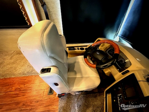 2017 Newmar Canyon Star 3710 RV Photo 2