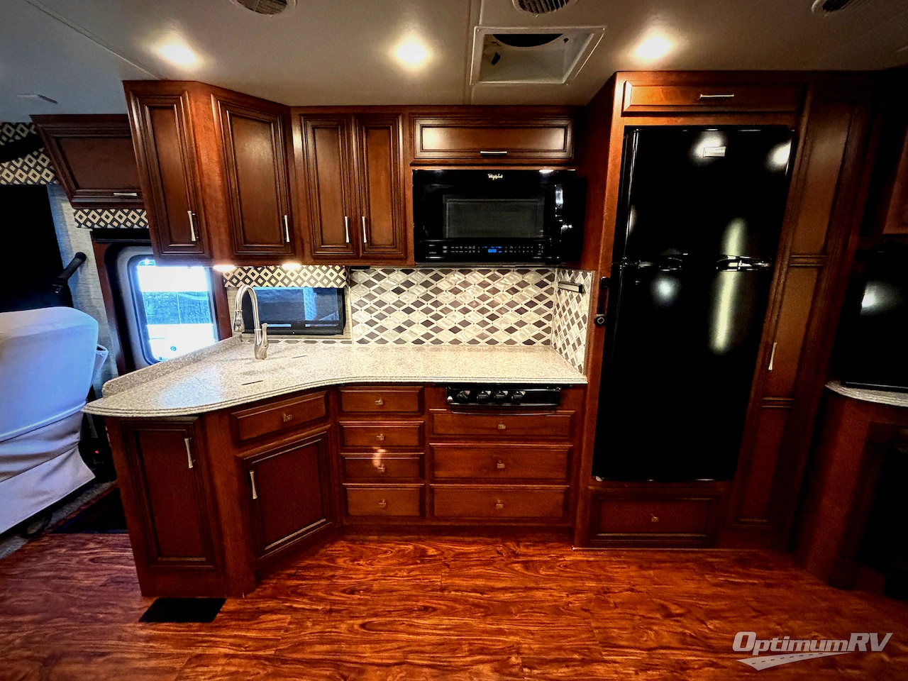 2017 Newmar Canyon Star 3710 Photo 6