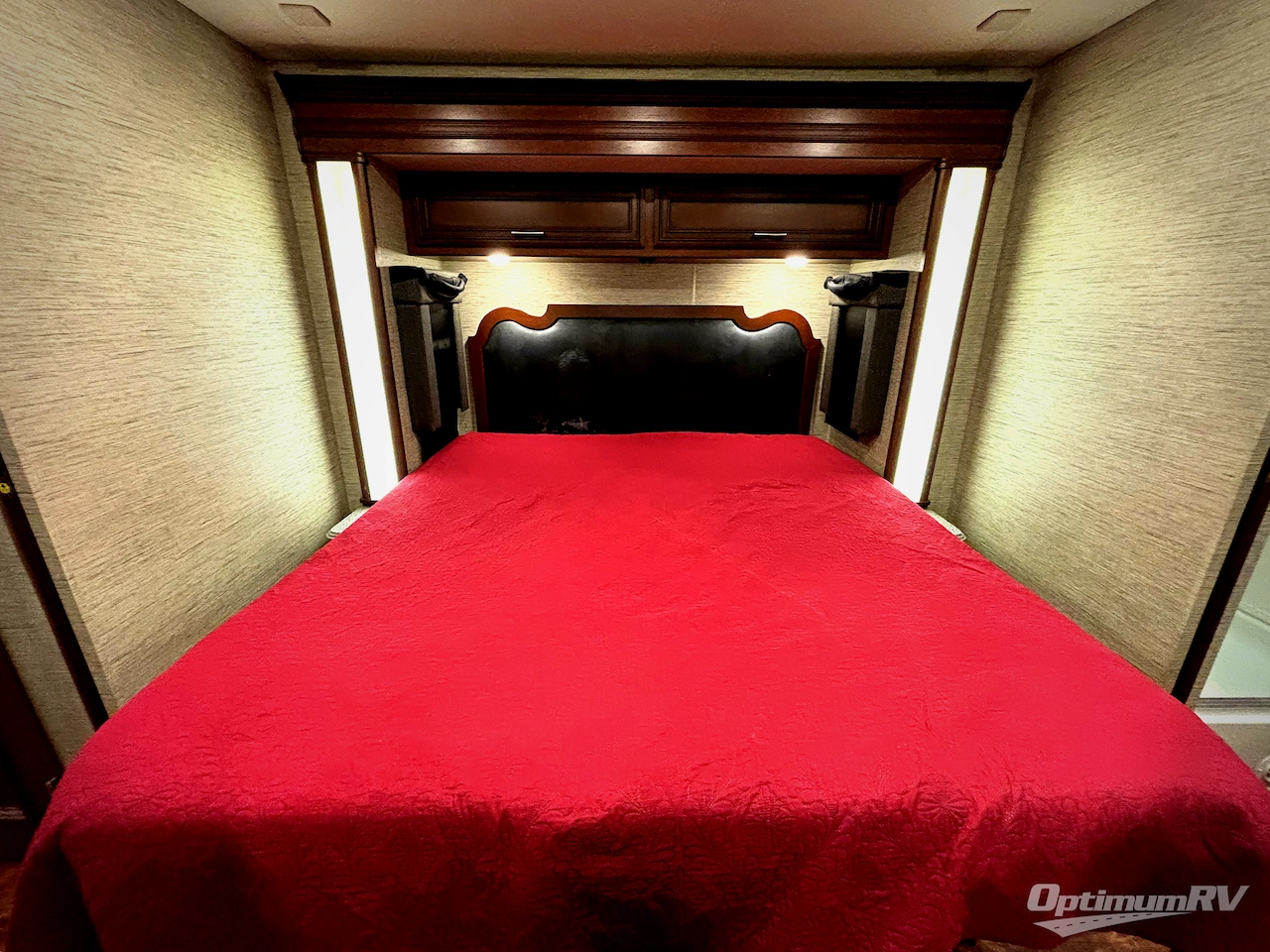 2017 Newmar Canyon Star 3710 Photo 18