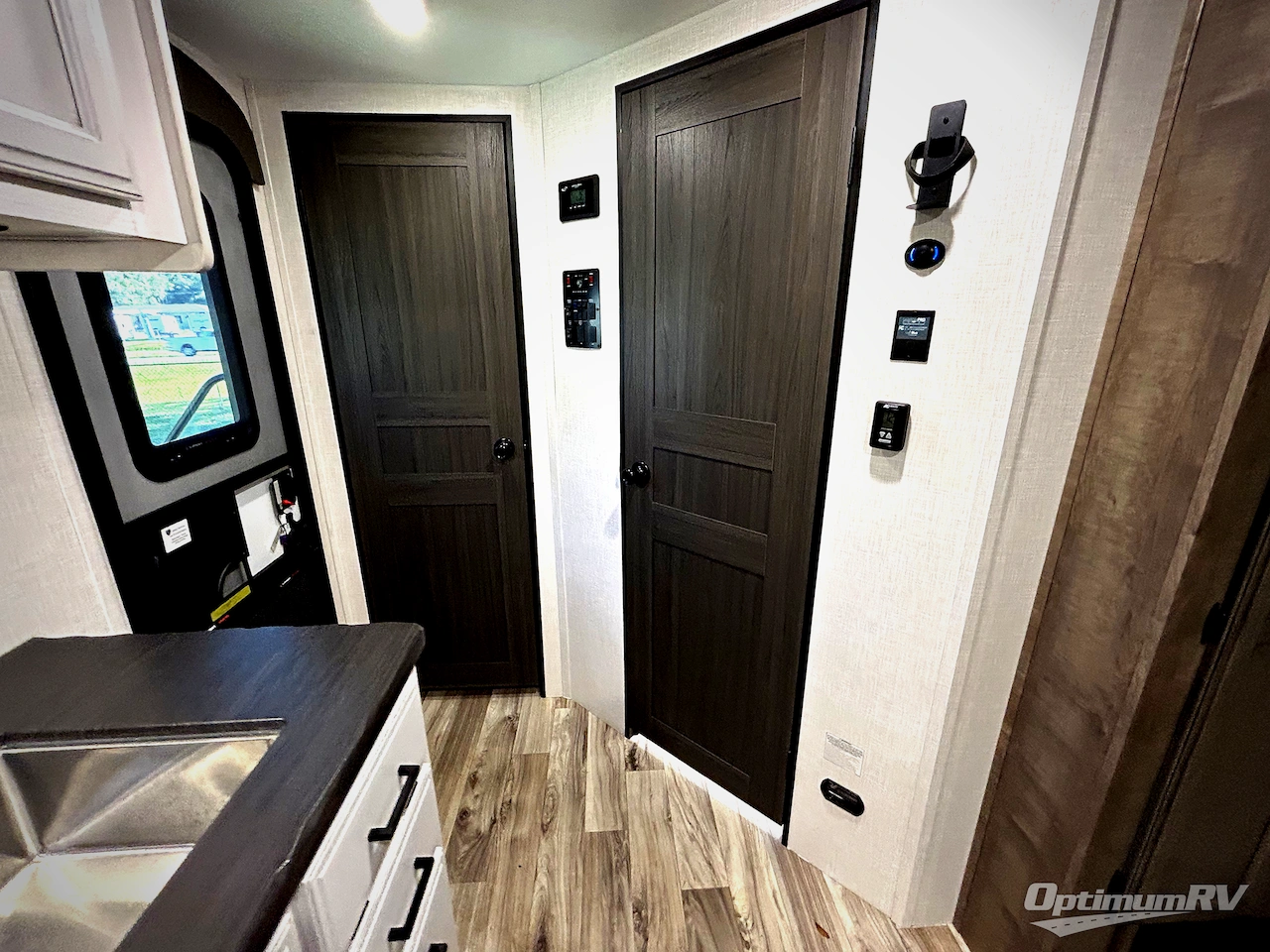 2024 Venture Stratus SR231VRB Photo 13