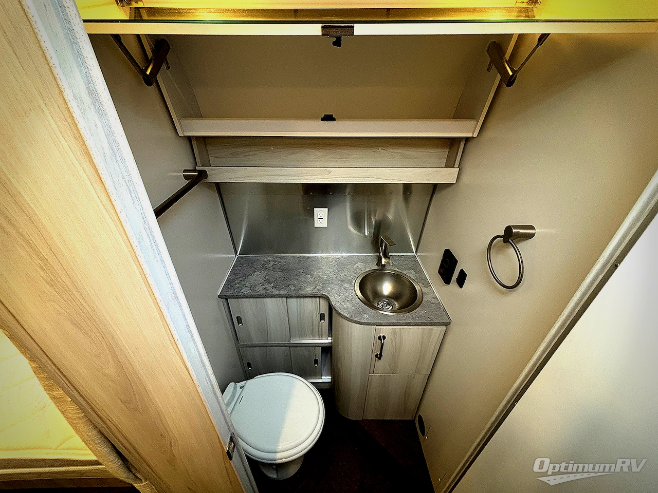 2023 Airstream International 27FB Photo 11