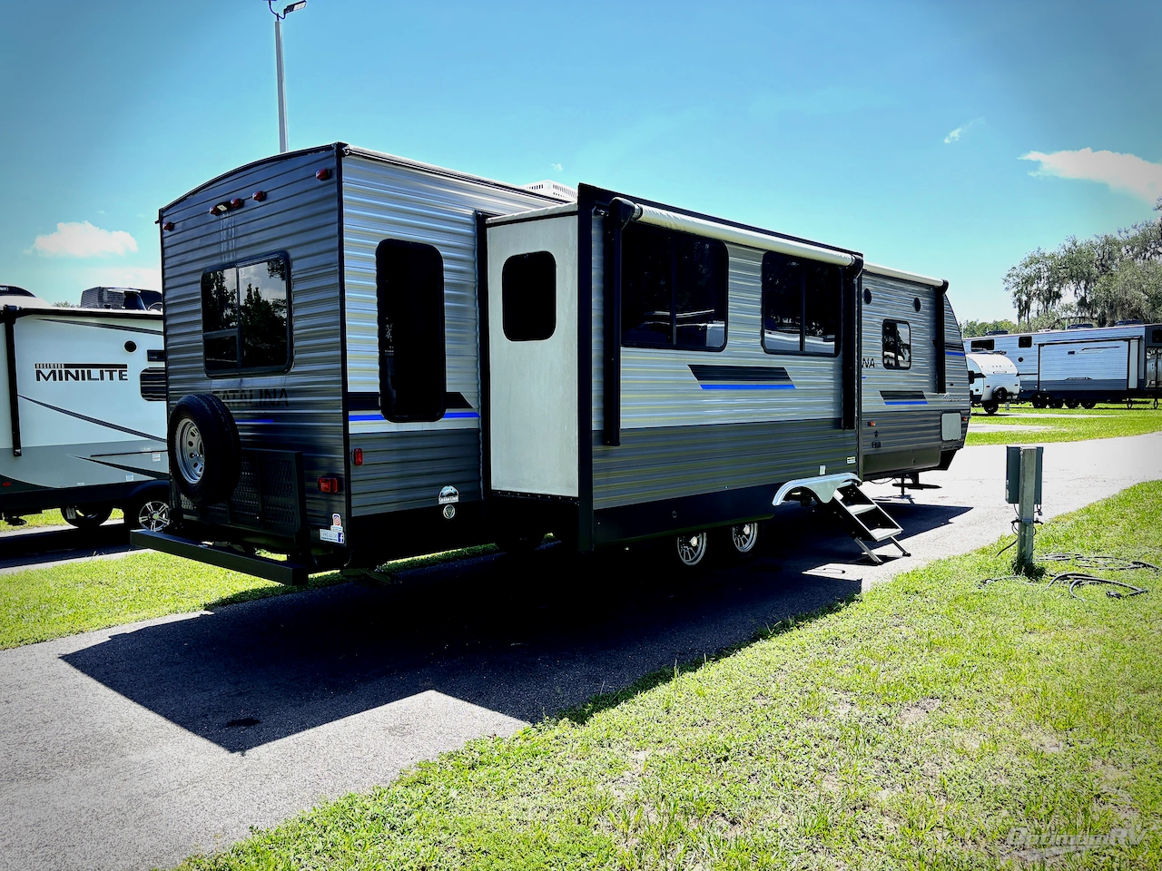 2023 Coachmen Catalina Legacy 313RLTS Photo 2
