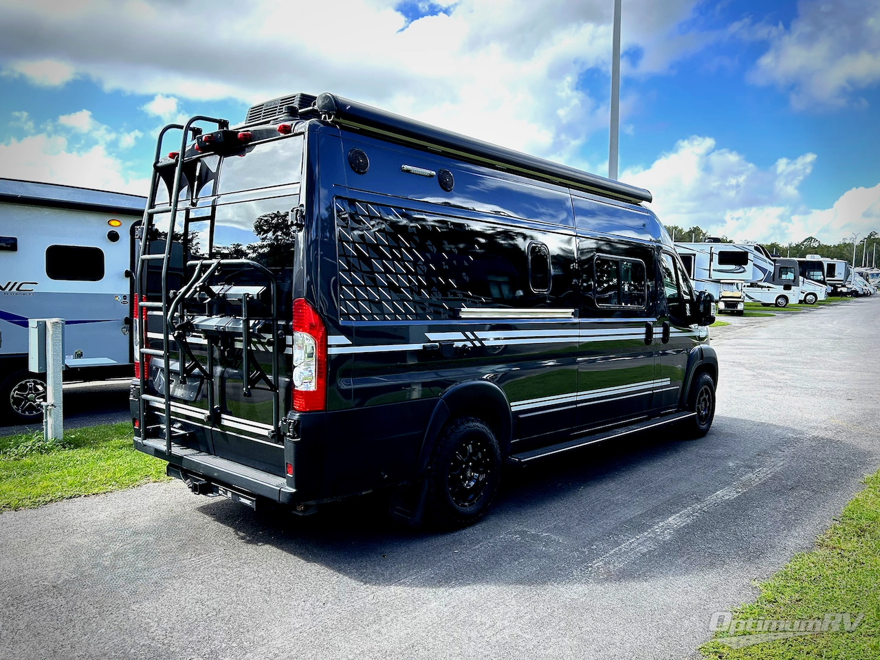 2021 Winnebago Travato 59GL Photo 2