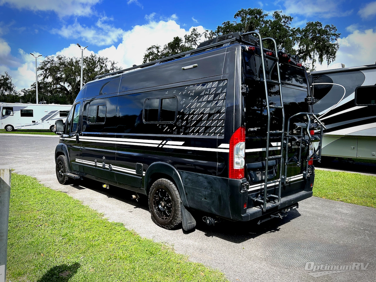 2021 Winnebago Travato 59GL Photo 3