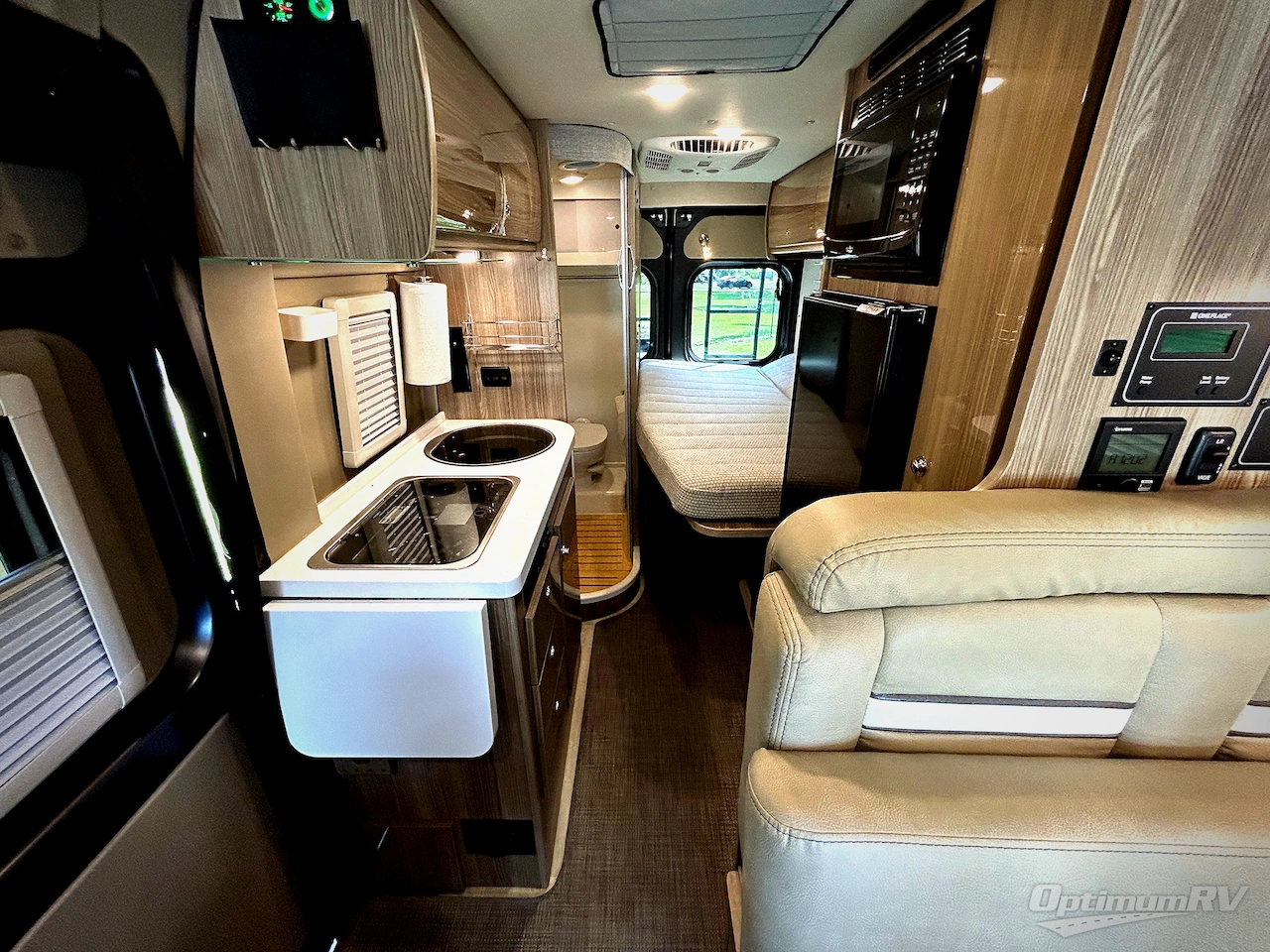 2021 Winnebago Travato 59GL Photo 4