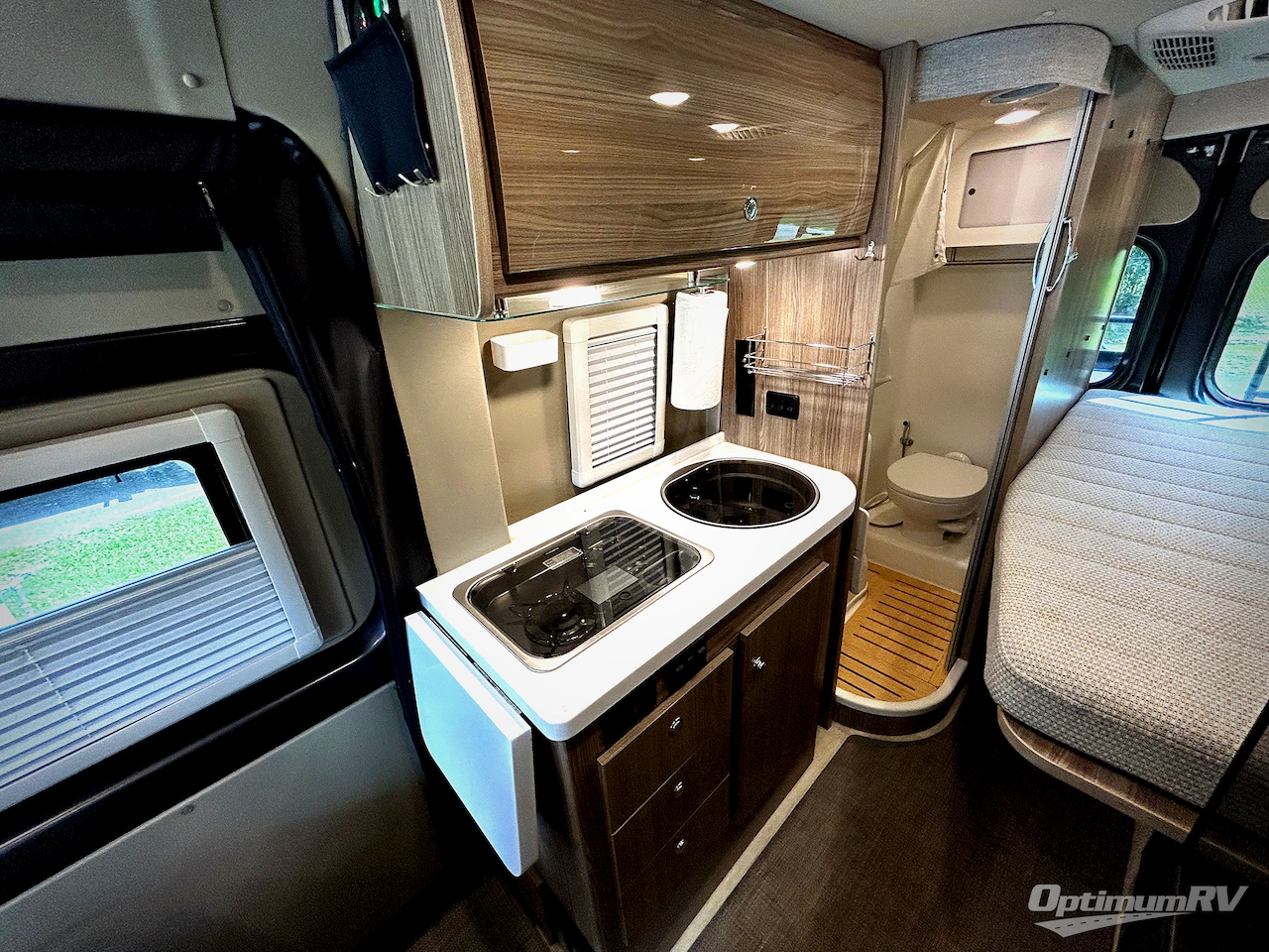 2021 Winnebago Travato 59GL Photo 6