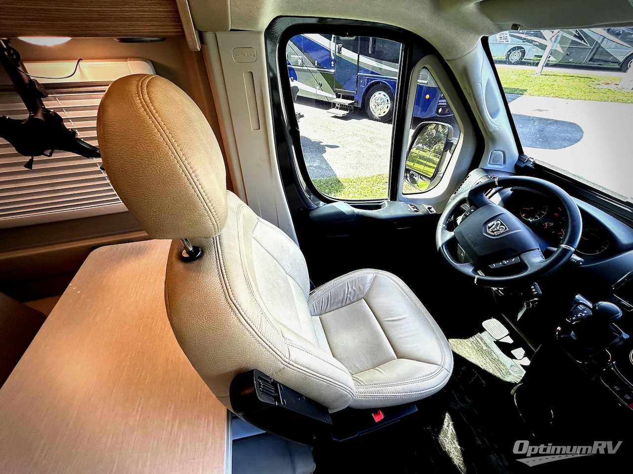 2021 Winnebago Travato 59GL Photo 7