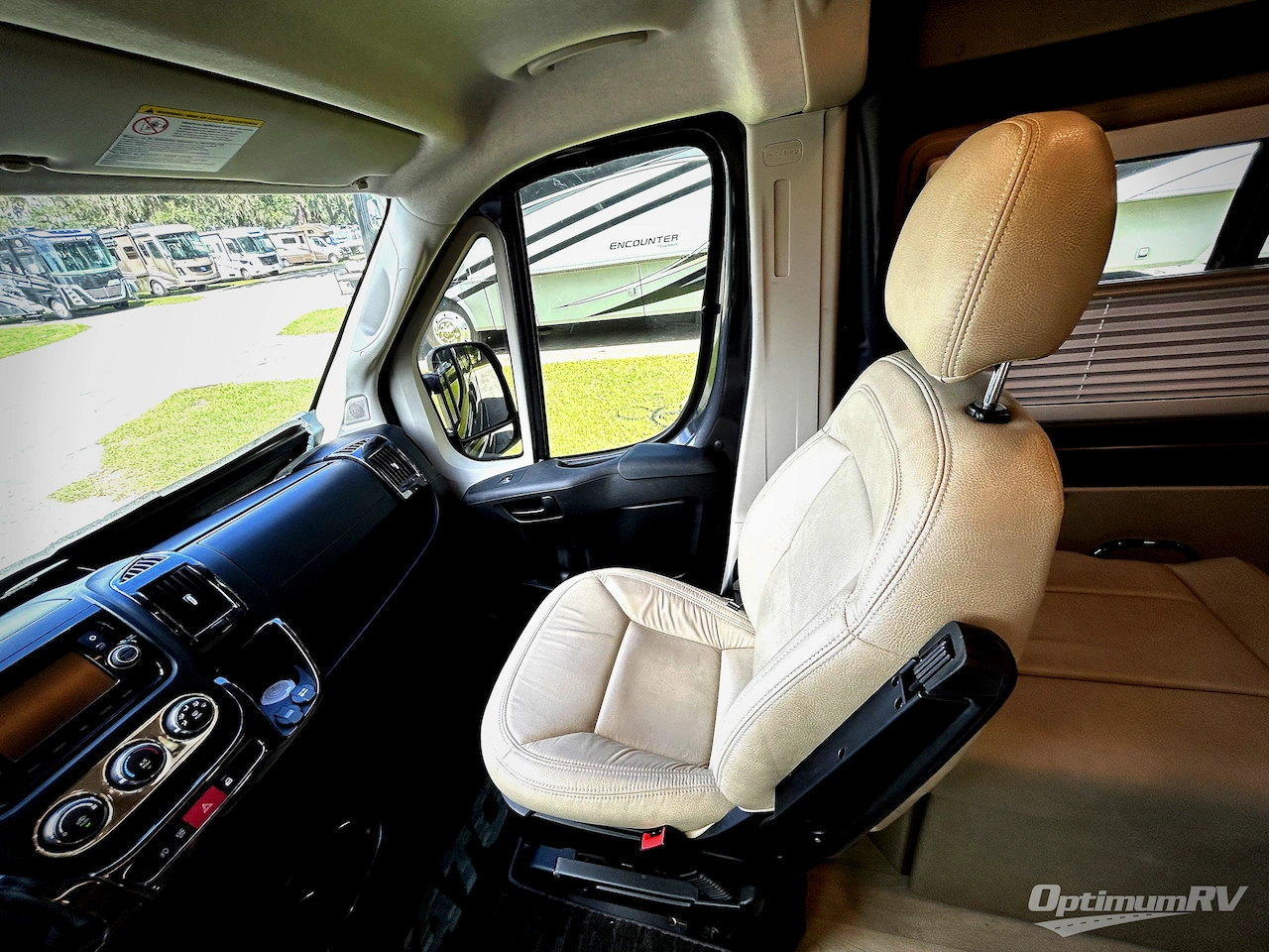 2021 Winnebago Travato 59GL Photo 9