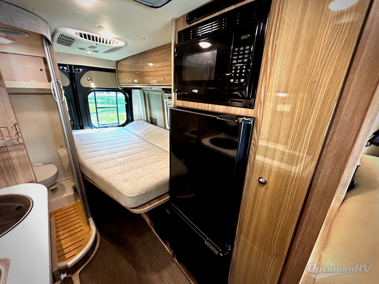 2021 Winnebago Travato 59GL Photo 13