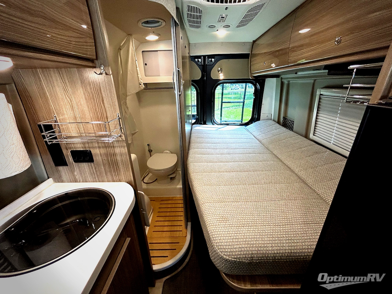 2021 Winnebago Travato 59GL Photo 15