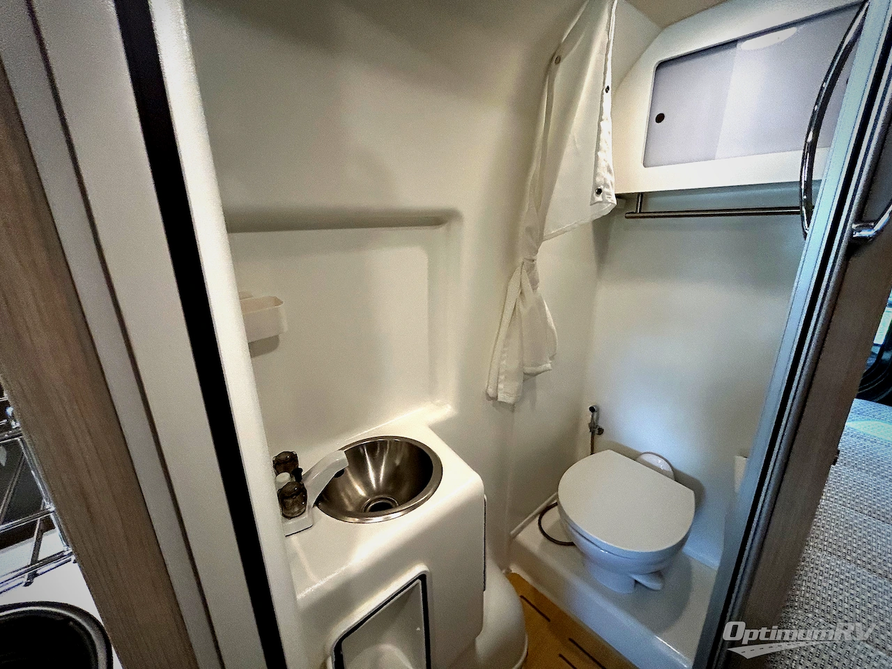 2021 Winnebago Travato 59GL Photo 16