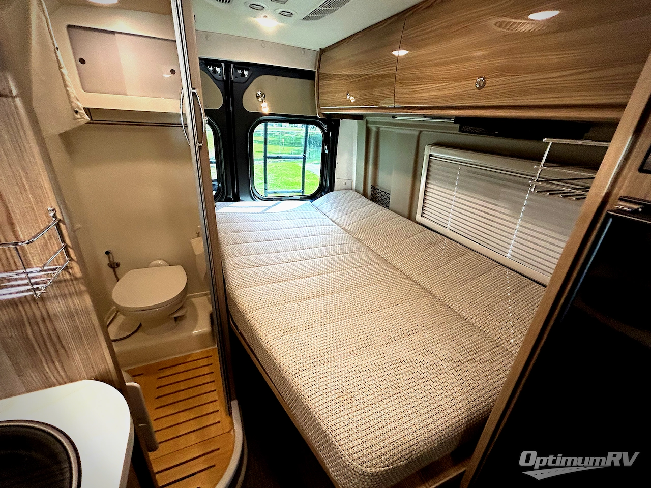 2021 Winnebago Travato 59GL Photo 19