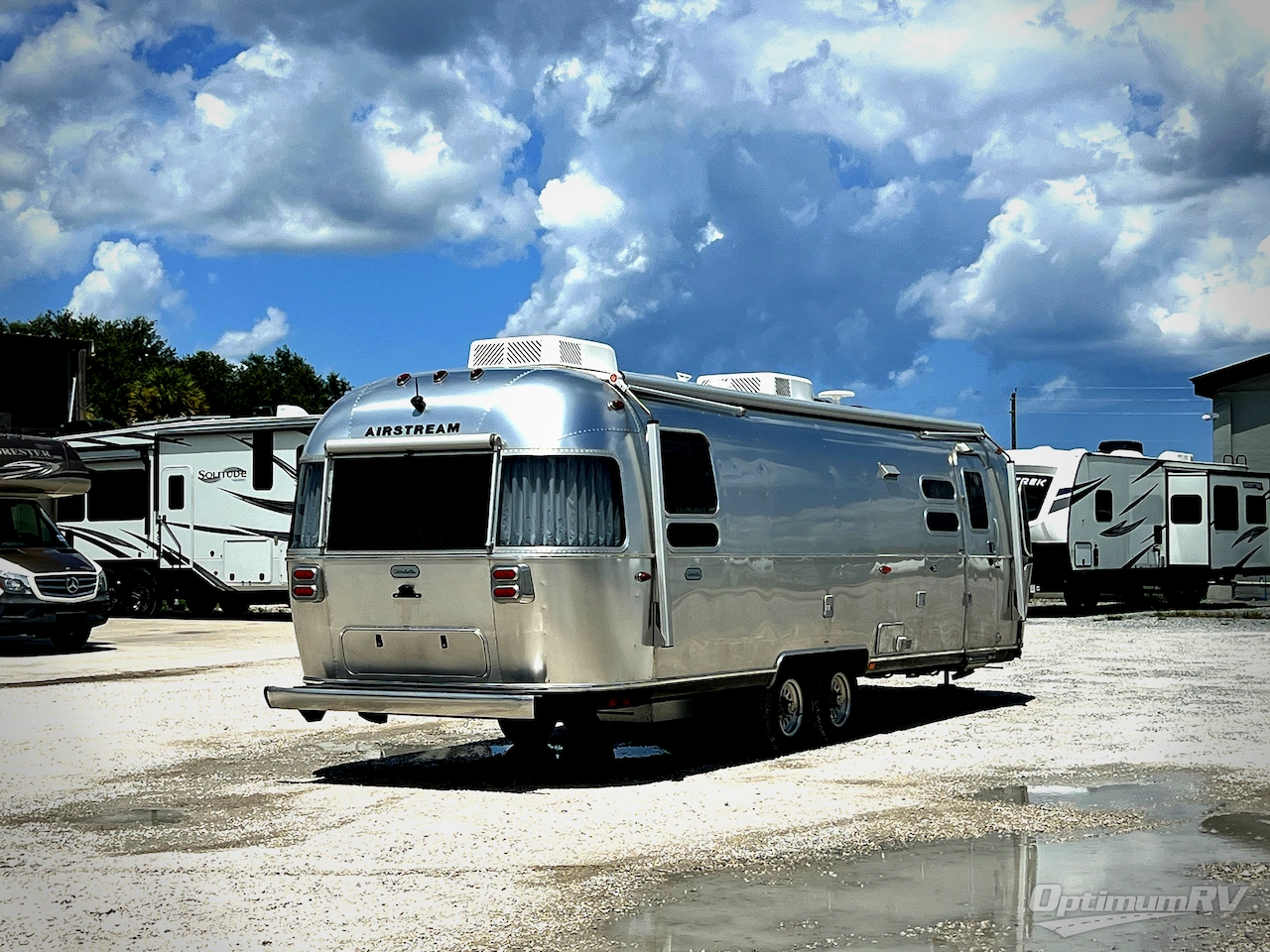 2023 Airstream Globetrotter 30RB Photo 2