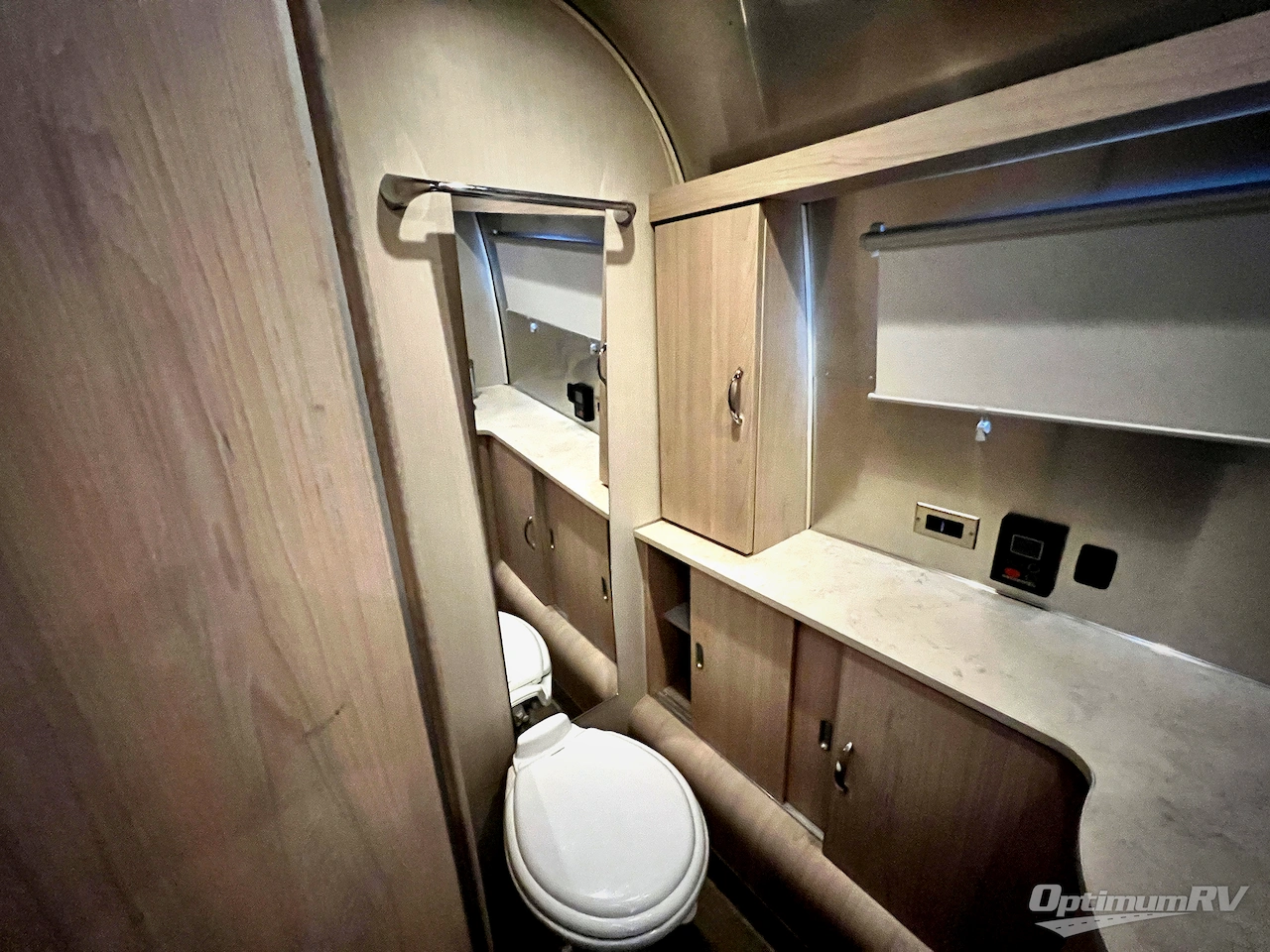 2023 Airstream Globetrotter 30RB Photo 11