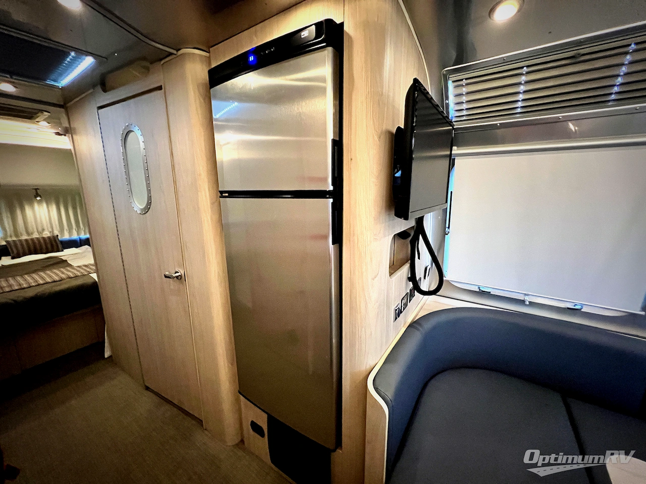 2023 Airstream Globetrotter 30RB Photo 9
