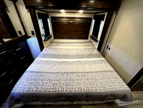 2022 Dutchmen Yukon 421FL RV Photo 4