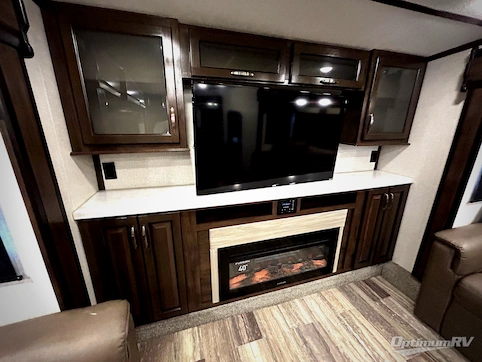 2022 Dutchmen Yukon 421FL RV Photo 2