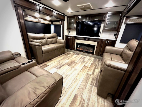 2022 Dutchmen Yukon 421FL RV Photo 2
