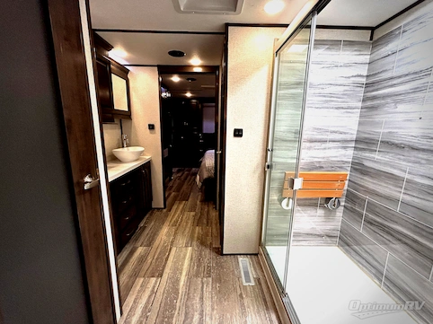 2022 Dutchmen Yukon 421FL RV Photo 3