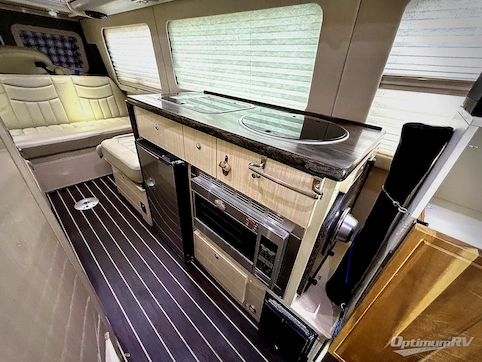 2014 Airstream Interstate Interstate Ext Lounge RV Photo 4