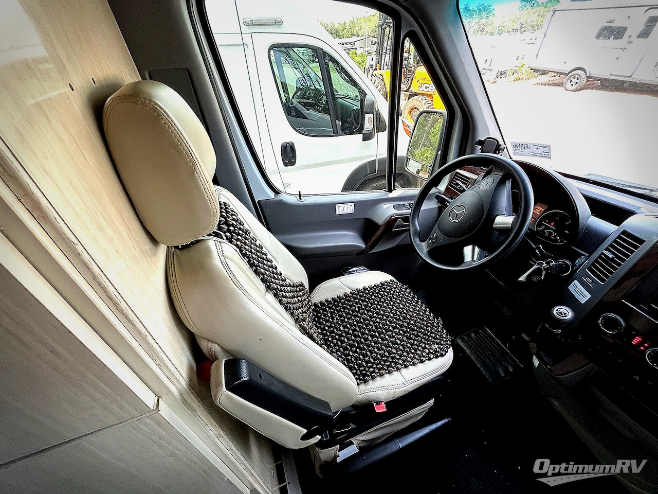 2014 Airstream Interstate Interstate Ext Lounge Photo 6