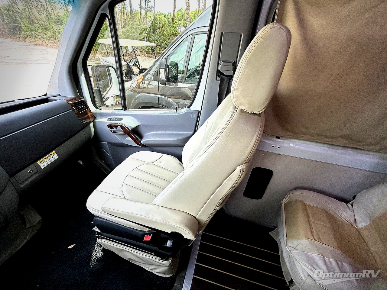 2014 Airstream Interstate Interstate Ext Lounge Photo 8