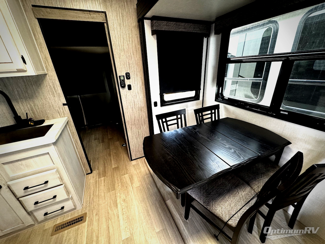 2023 KZ Durango D311BHD Photo 4