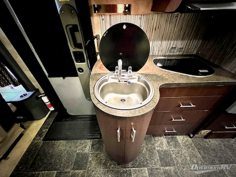 2012 Itasca Reyo 25R RV Photo 3