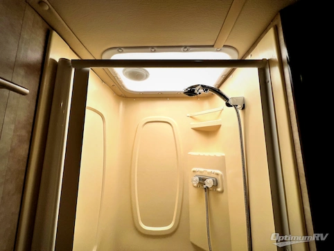 2012 Itasca Reyo 25R RV Photo 4