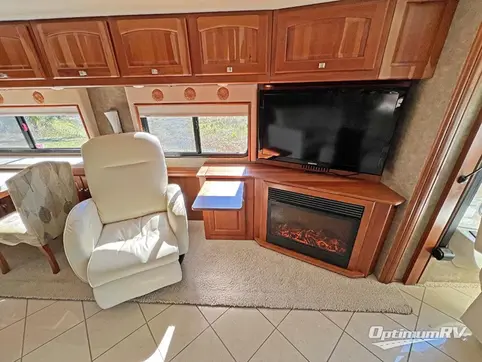 2014 Winnebago Journey 40U RV Photo 3