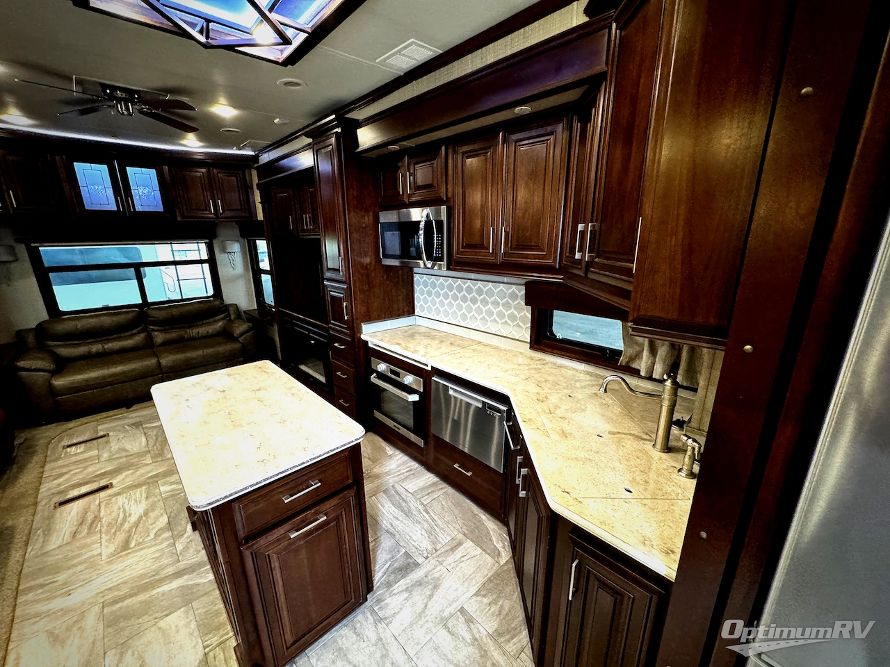 2019 DRV Luxury Suites Mobile Suites 40KSSB4 Photo 4