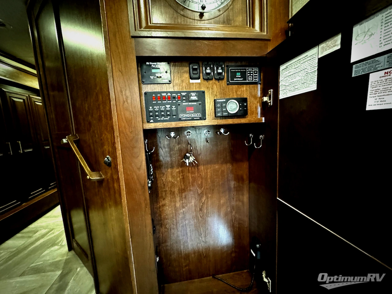 2019 DRV Luxury Suites Mobile Suites 40KSSB4 Photo 15