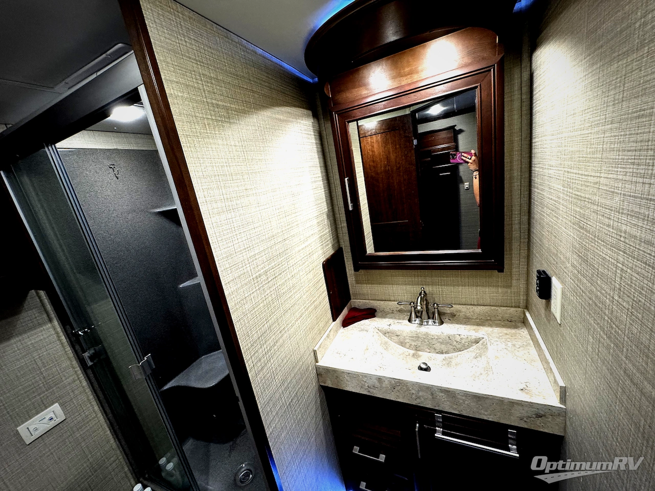 2019 DRV Luxury Suites Mobile Suites 40KSSB4 Photo 17