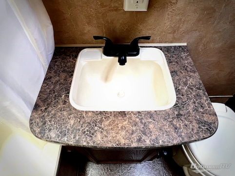 2011 Jayco Jay Flight 22FB RV Photo 4