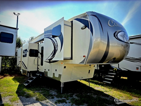 Used 2018 Palomino Columbus F386FK Featured Photo