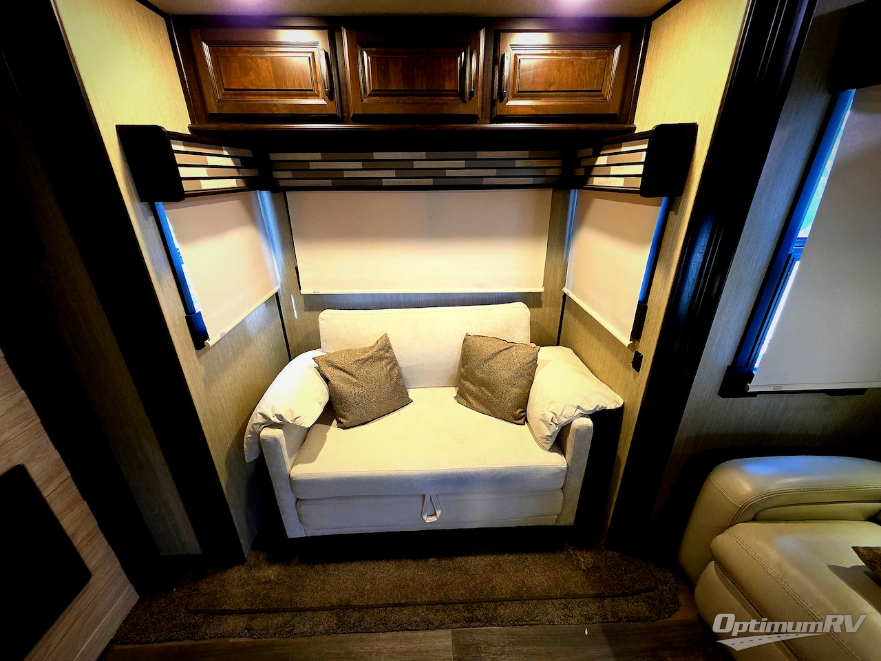 2018 Palomino Columbus F386FK Photo 6